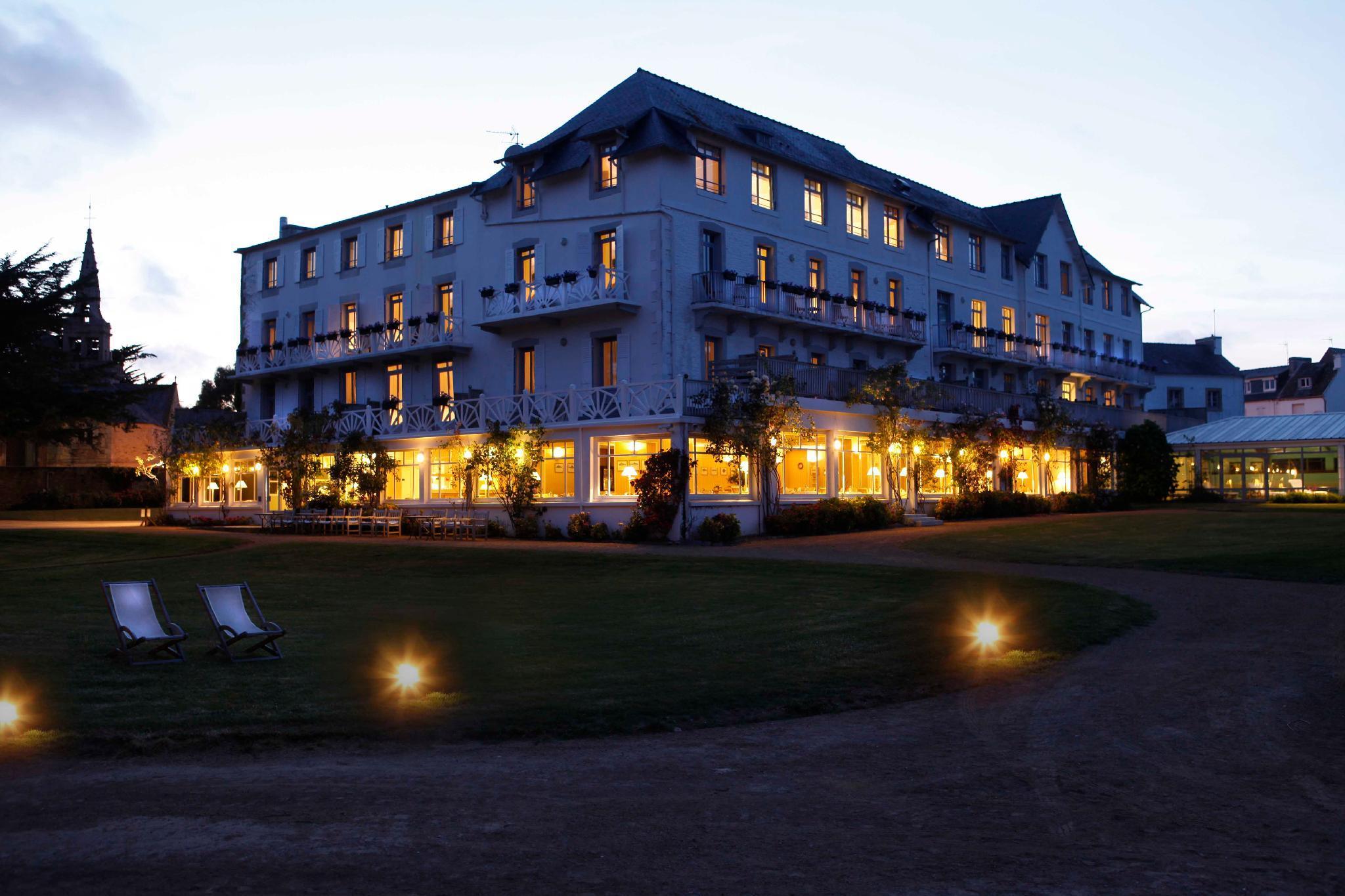 Le Grand Hotel Des Bains & Spa - Bretagne Locquirec Exterior foto